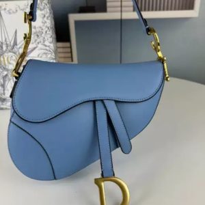 Premium leather saddle handbag with wide strap in old money style