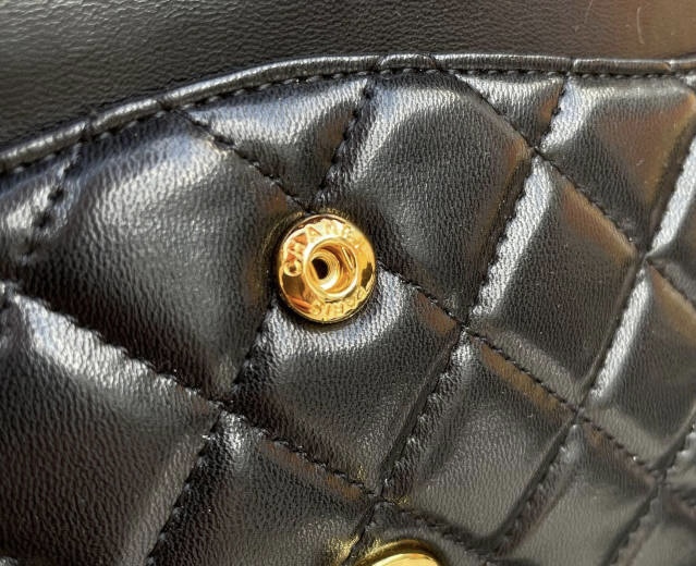 Classic CF Caviar quilted flap crossbody bag 25cm with elegant chain strap from Hype Outfit Shop